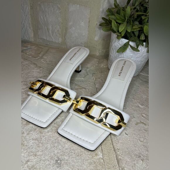 Good American white kitten heels w/ gold chain sz 9 - Picture 1 of 7